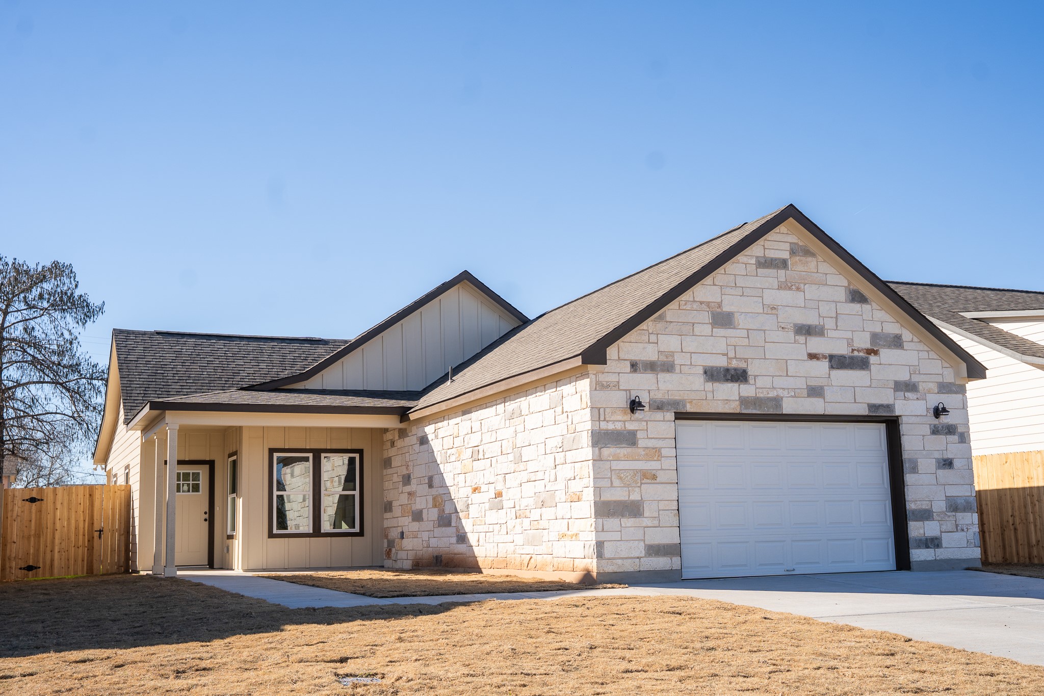 315 String Prairie Way Smithville, TX 78957 - Photo 2 of 20