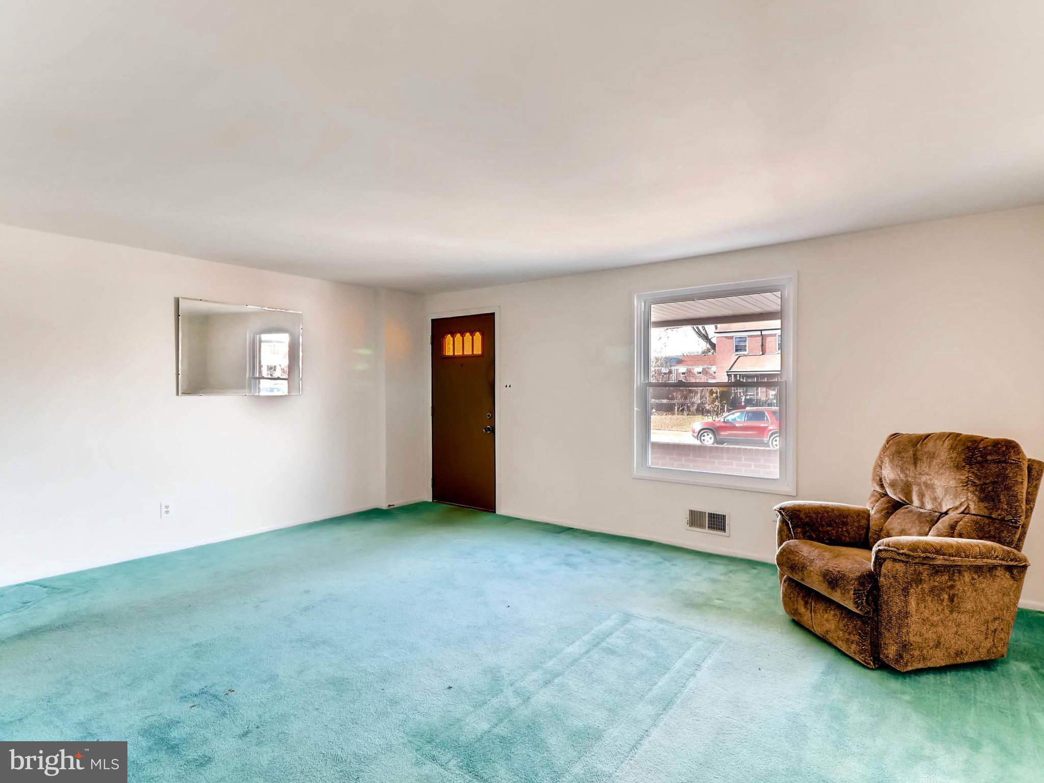 1029 Foxridge Lane Baltimore, MD 21221 - Photo 3 of 11 Living Room
