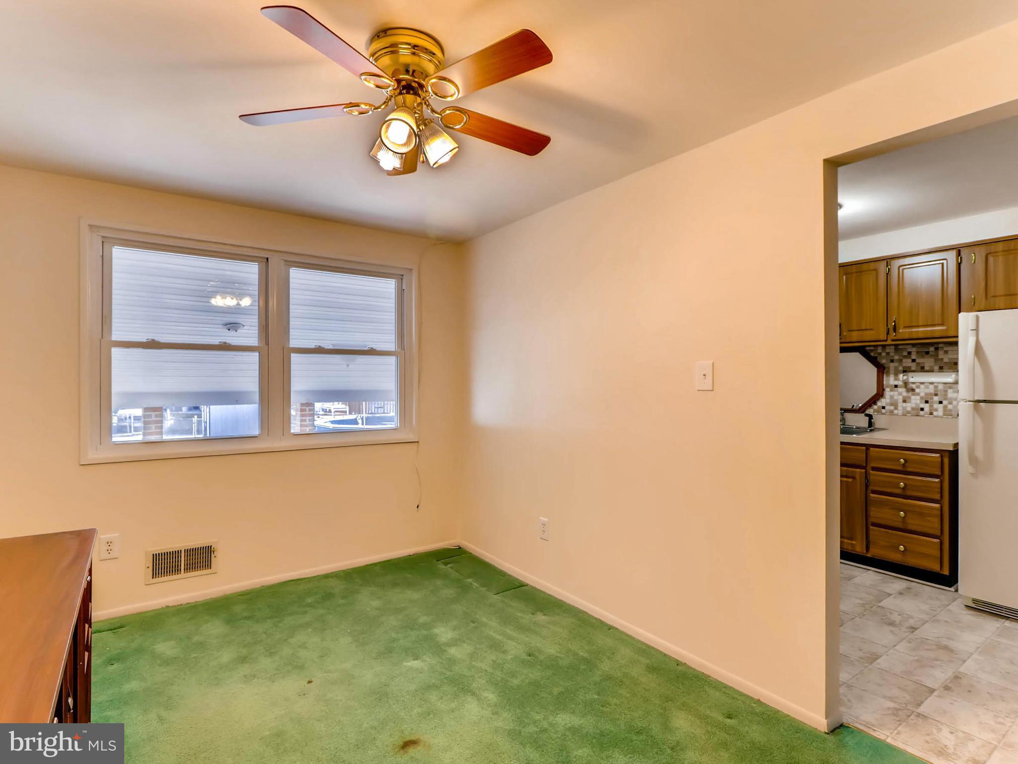 1029 Foxridge Lane Baltimore, MD 21221 - Photo 4 of 11 Dining Room