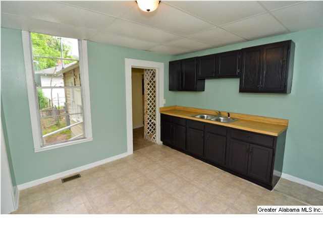 1017 15th Place Southwest Birmingham, AL 35211 - Photo 13 of 30