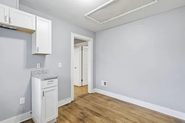 $950 | 1838 Markese Avenue, Unit 2, Lincoln Park, MI 48146
