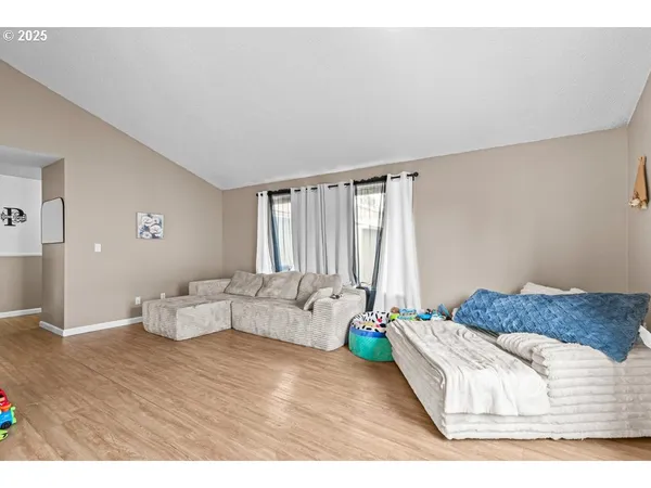 $374,000 | 317 Highland Drive, Medford, OR 97504