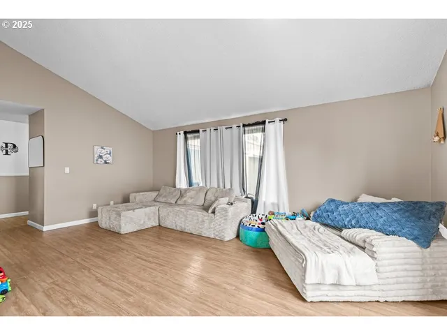 $389,000 | 317 Highland Drive, Medford, OR 97504