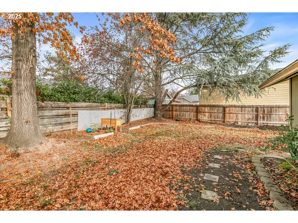 $374,000 | 317 Highland Drive, Medford, OR 97504