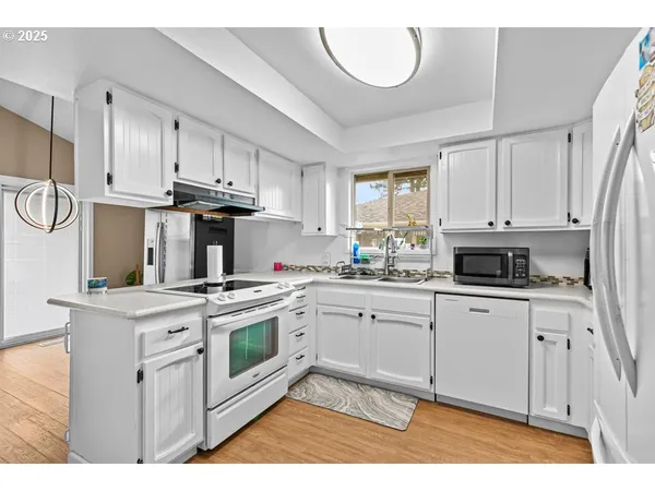 $374,000 | 317 Highland Drive, Medford, OR 97504