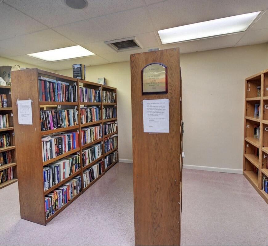 2811 Southwest 15th Street, Unit 202 Delray Beach, FL 33445 - Photo 29 of 35 Community Library