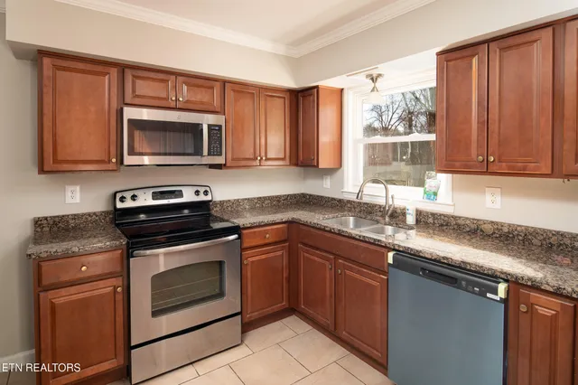 $399,900 | 107 Nebraska Avenue, Oak Ridge, TN 37830