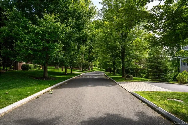 $2,499,000 | 1 Emerald Woods, Unit WOODS, Tarrytown, NY 10591