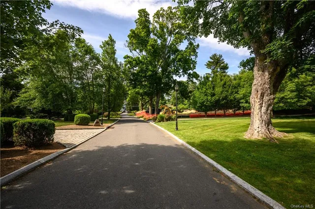 $2,499,000 | 1 Emerald Woods, Unit WOODS, Tarrytown, NY 10591