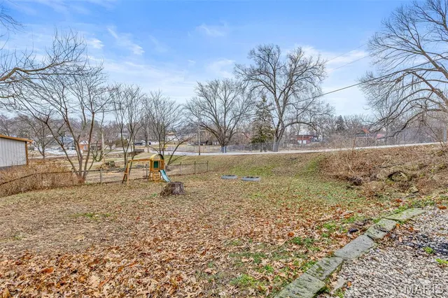 $164,000 | 399 North 4th Street, Ste. Genevieve, MO 63670