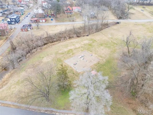 $164,000 | 399 North 4th Street, Ste. Genevieve, MO 63670