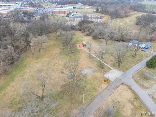 $164,000 | 399 North 4th Street, Ste. Genevieve, MO 63670