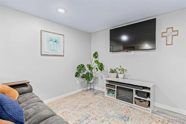 $164,000 | 399 North 4th Street, Ste. Genevieve, MO 63670