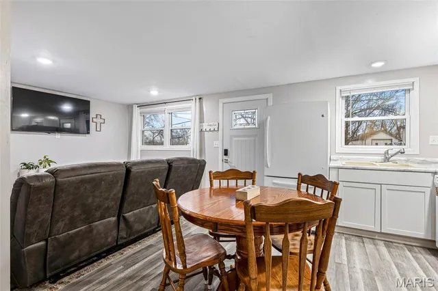 $164,000 | 399 North 4th Street, Ste. Genevieve, MO 63670