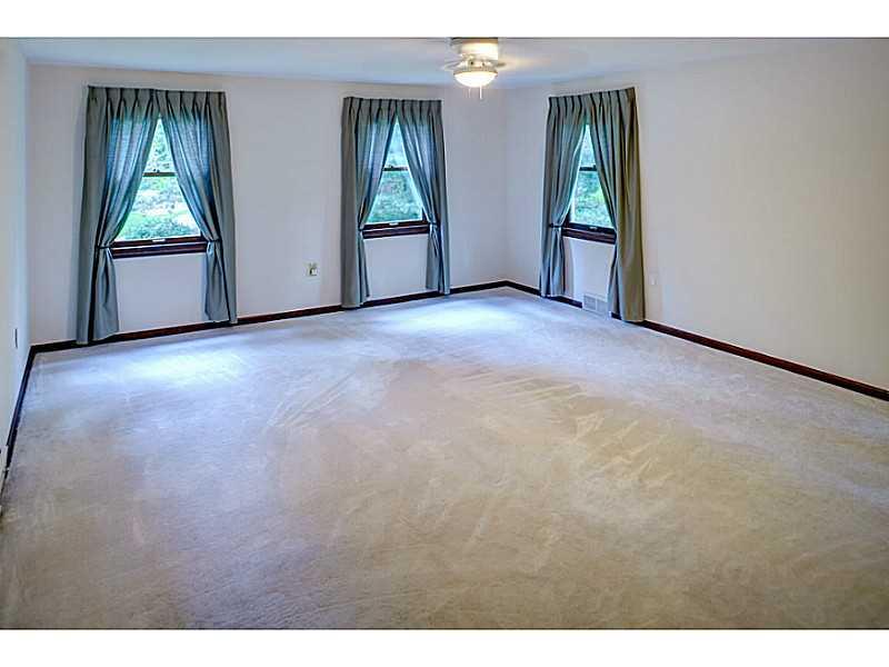 118 Buckingham Road Fox Chapel, PA 15215 - Photo 14 of 25 Master Bedroom.