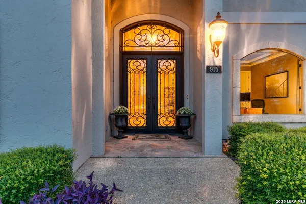 $1,249,000 | 915 Campanile, San Antonio, TX 78258