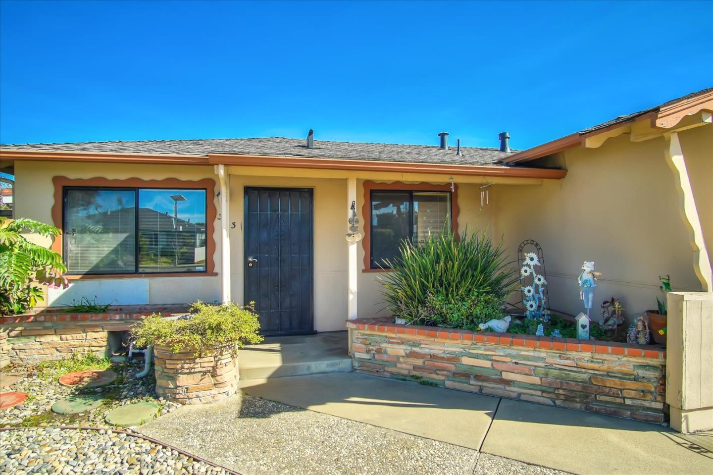 343 Arthur Road Watsonville, CA 95076 - Photo 4 of 36 Gallery Image 4