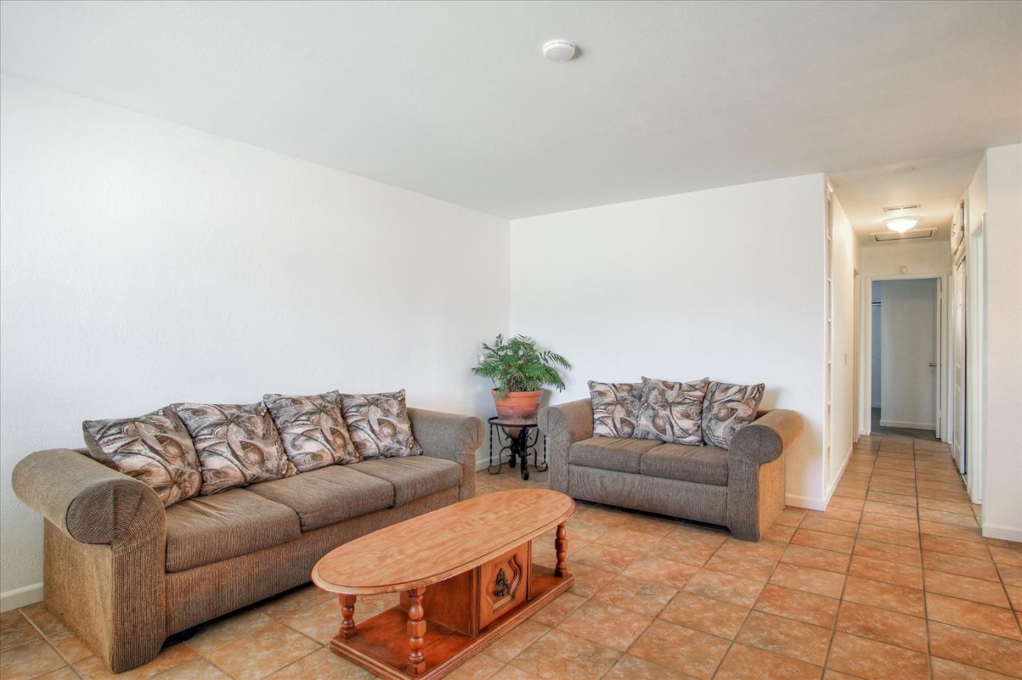 343 Arthur Road Watsonville, CA 95076 - Photo 5 of 36 Gallery Image 5