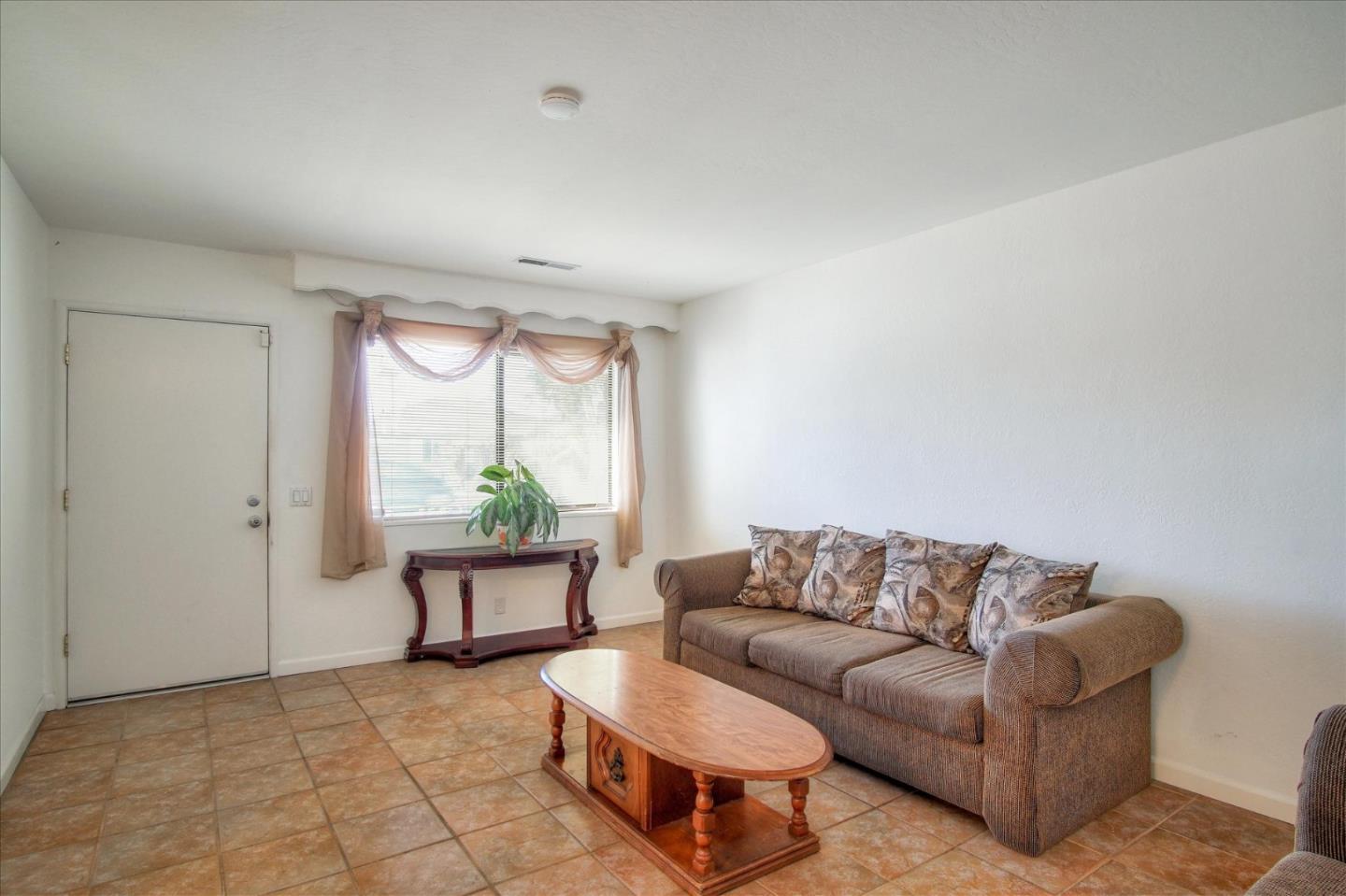 343 Arthur Road Watsonville, CA 95076 - Photo 6 of 36 Gallery Image 6