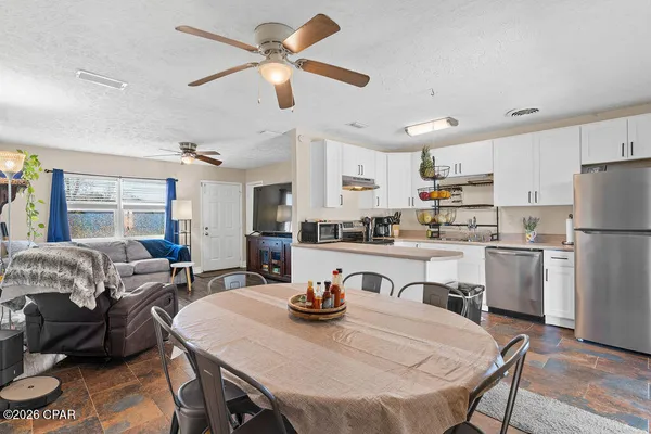 $1,800 | 808 Forestdale Avenue, Panama City, FL 32401
