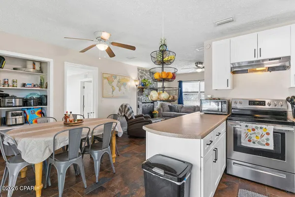 $1,800 | 808 Forestdale Avenue, Panama City, FL 32401