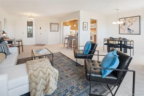 $410,000 | 500 High Point Drive, Unit 707, Hartsdale, NY 10530