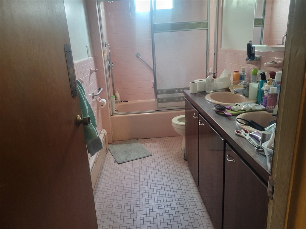 528 Lawton Street Fall River, MA 02721 - Photo 16 of 22