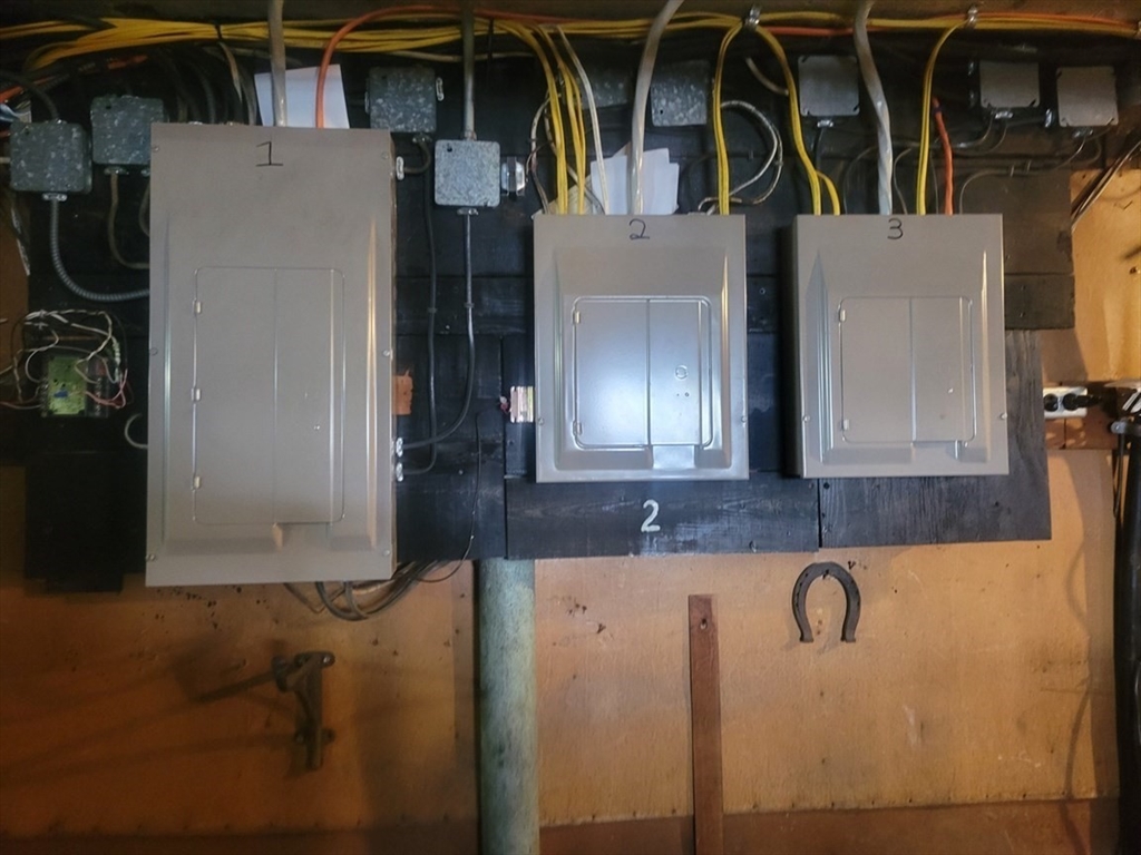 528 Lawton Street Fall River, MA 02721 - Photo 18 of 22