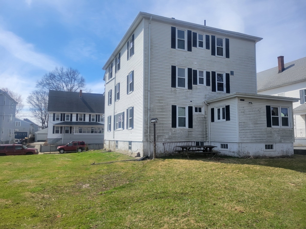 528 Lawton Street Fall River, MA 02721 - Photo 4 of 22