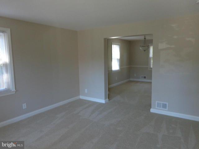 1826 Trenleigh Road Baltimore, MD 21234 - Photo 3 of 29 Living Room