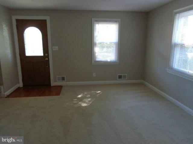 1826 Trenleigh Road Baltimore, MD 21234 - Photo 5 of 29 Living Room