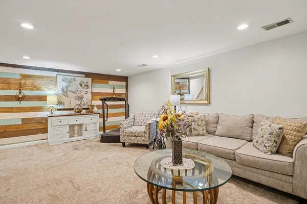 $264,900 | 7384 Pine Grove Drive, Jenison, MI 49428