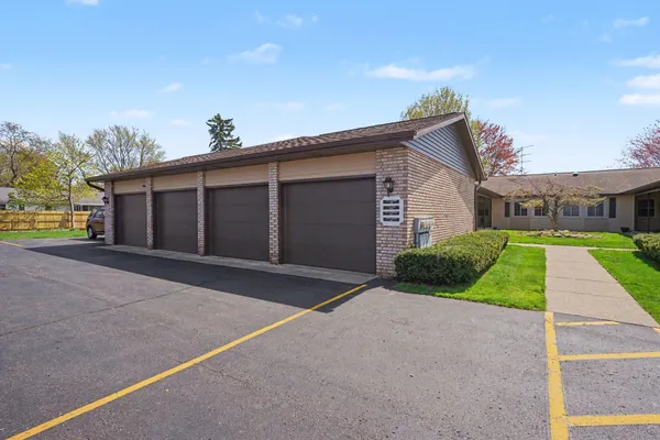 $264,900 | 7384 Pine Grove Drive, Jenison, MI 49428