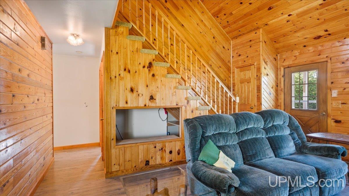 3769 20th Road Gladstone, MI 49837 - Photo 7 of 44