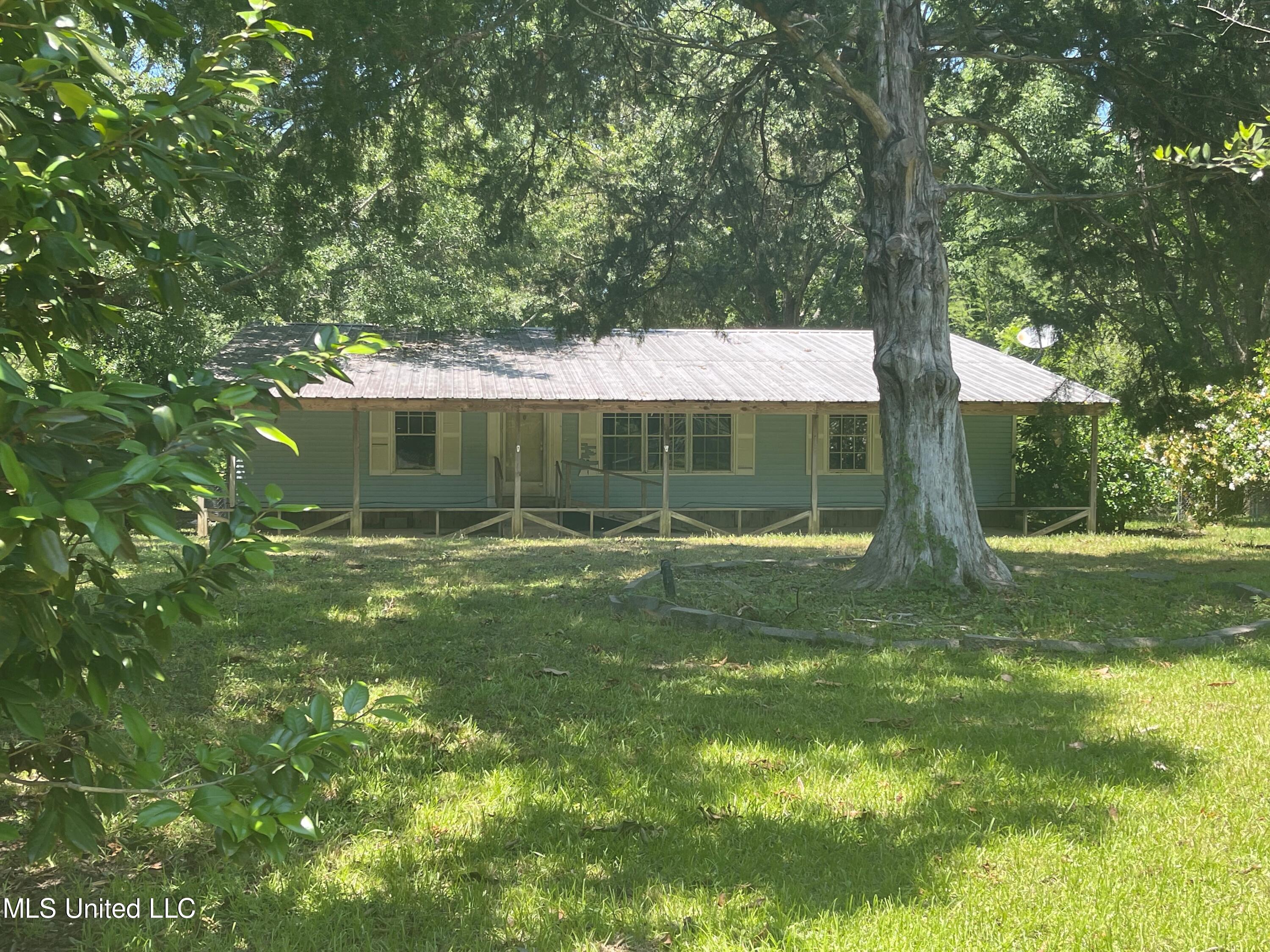 132 Cedar Ridge Road Raymond, MS 39154 - Photo 1 of 5 Front