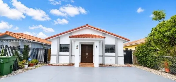 $575,000 | 2485 West 70th Place, Hialeah, FL 33016