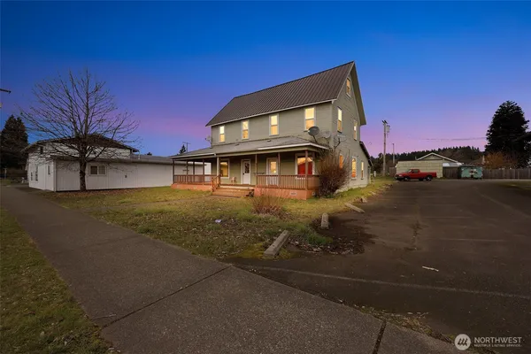 $490,000 | 514 West Main Street, Elma, WA 98541