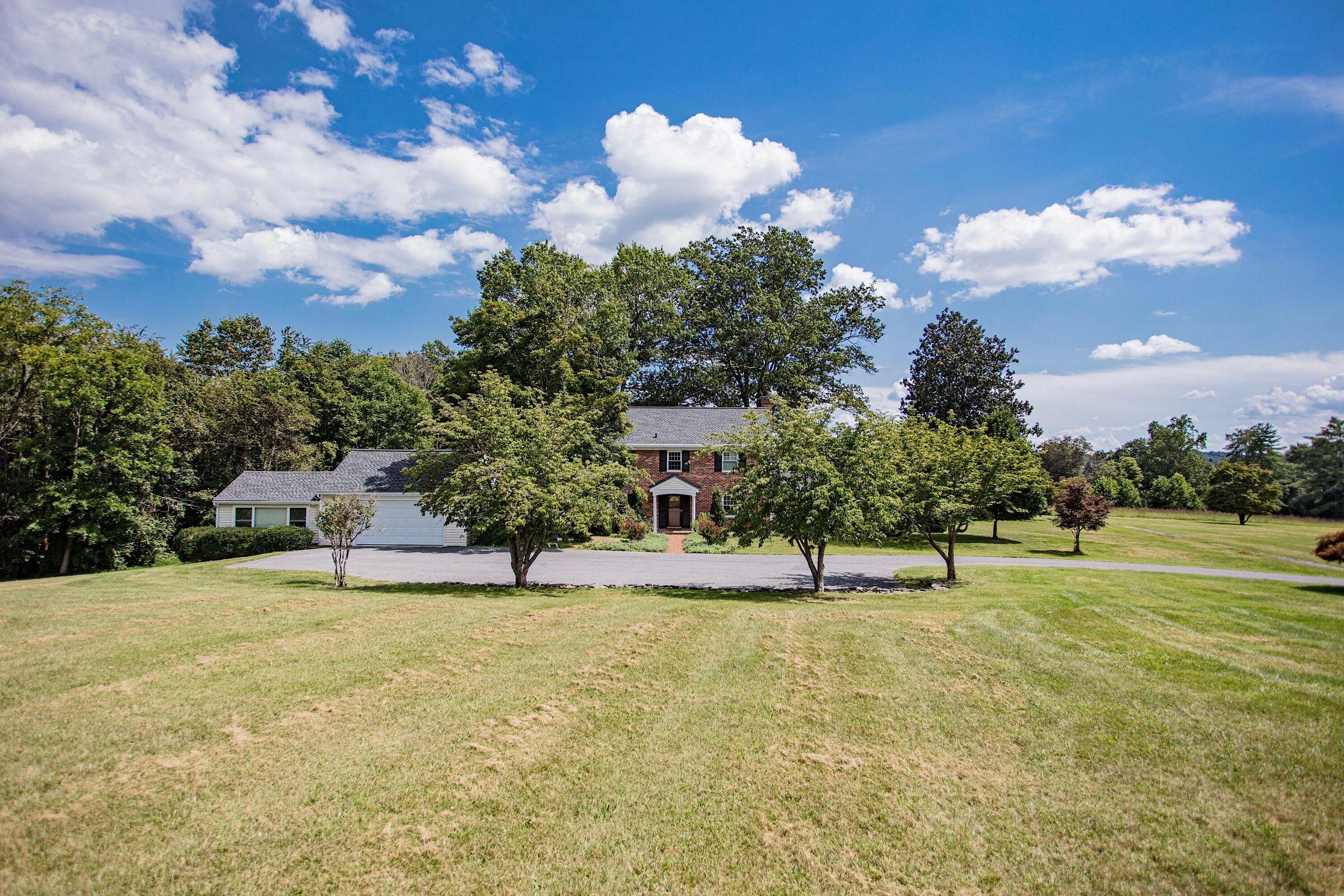 1019 Ross Road Lexington, VA 24450 - Photo 3 of 63 3