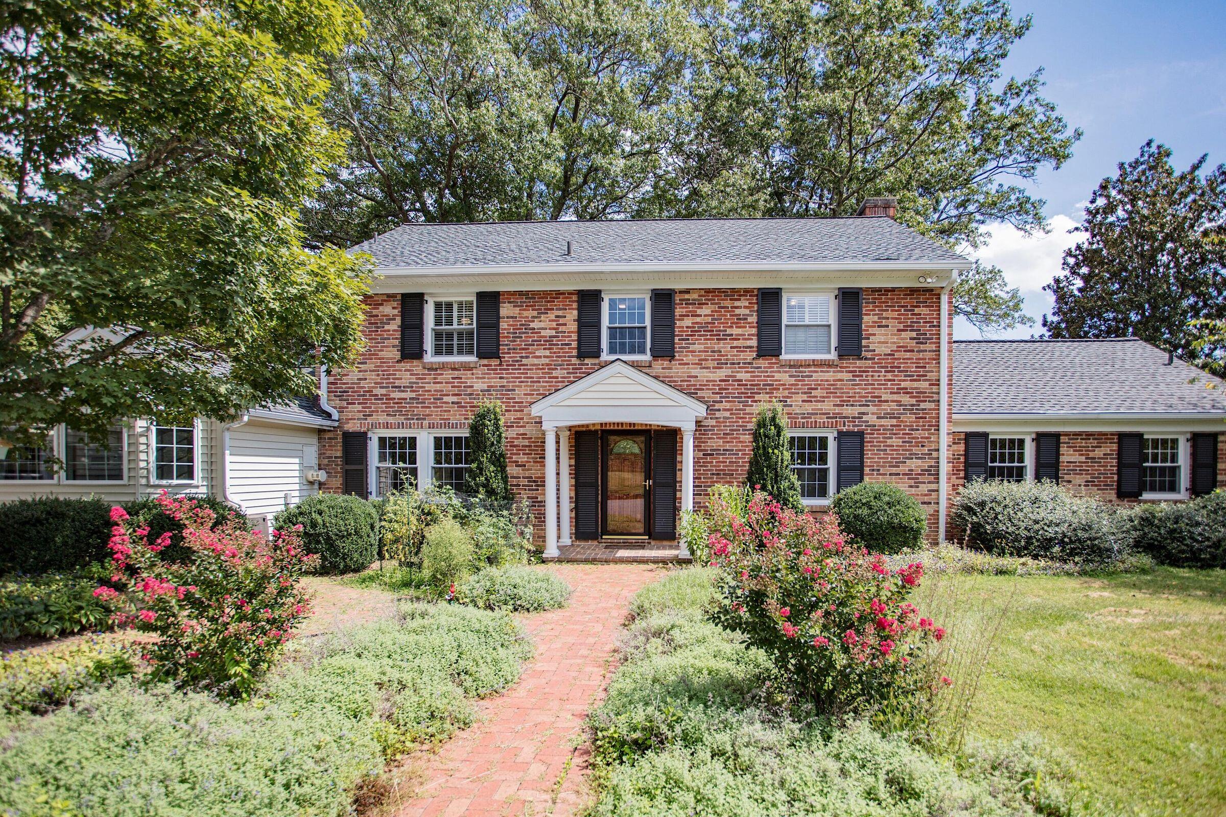 1019 Ross Road Lexington, VA 24450 - Photo 4 of 63 4