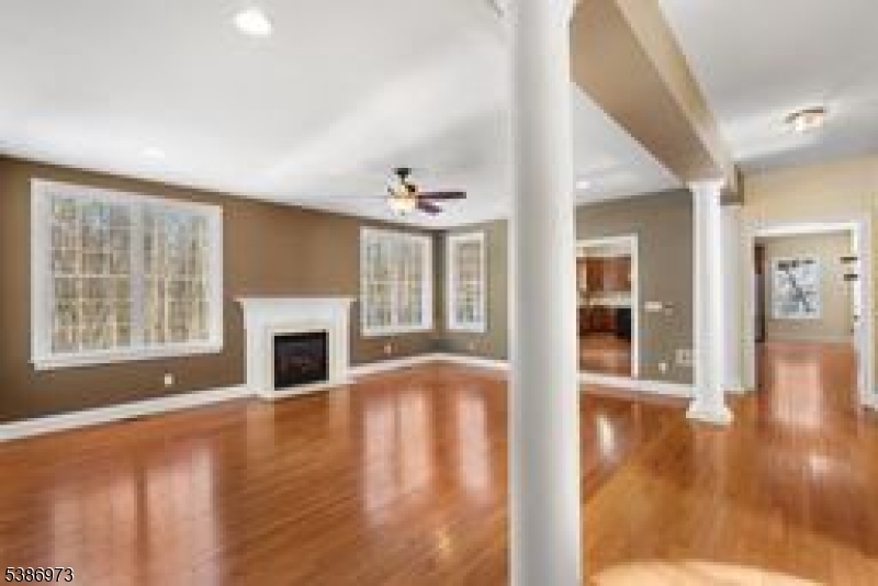 33 Chancellor Way Long Valley, NJ 07853 - Photo 17 of 42