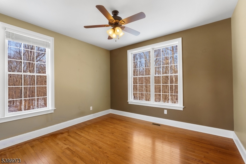 33 Chancellor Way Long Valley, NJ 07853 - Photo 18 of 42