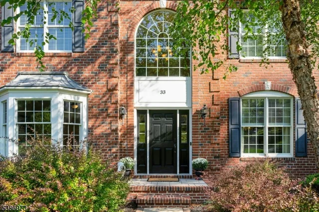 a view of a yard with an trees