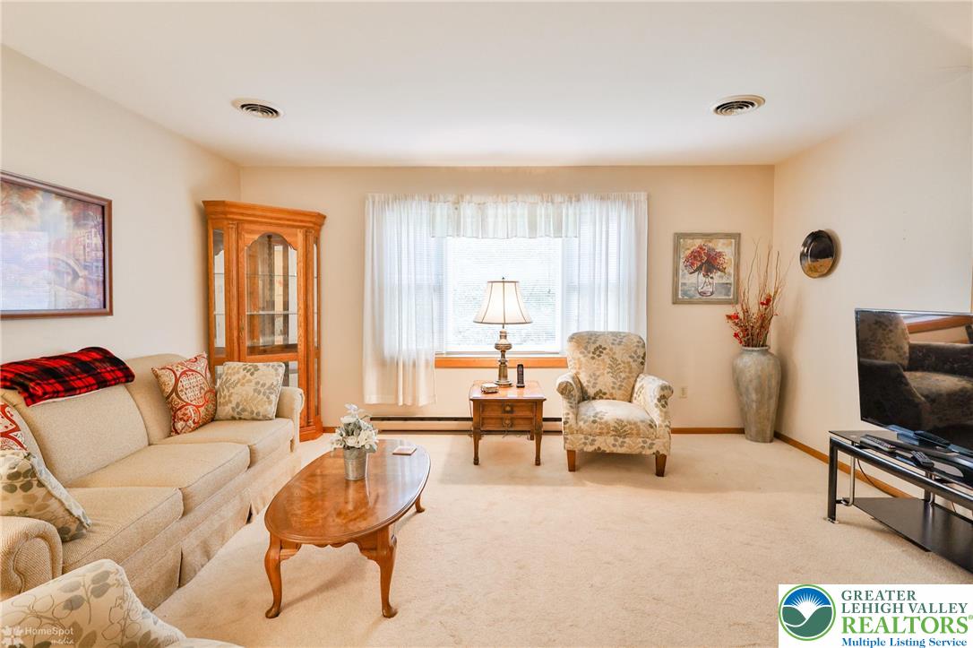 551 Knauss Road Nazareth, PA 18064 - Photo 6 of 48