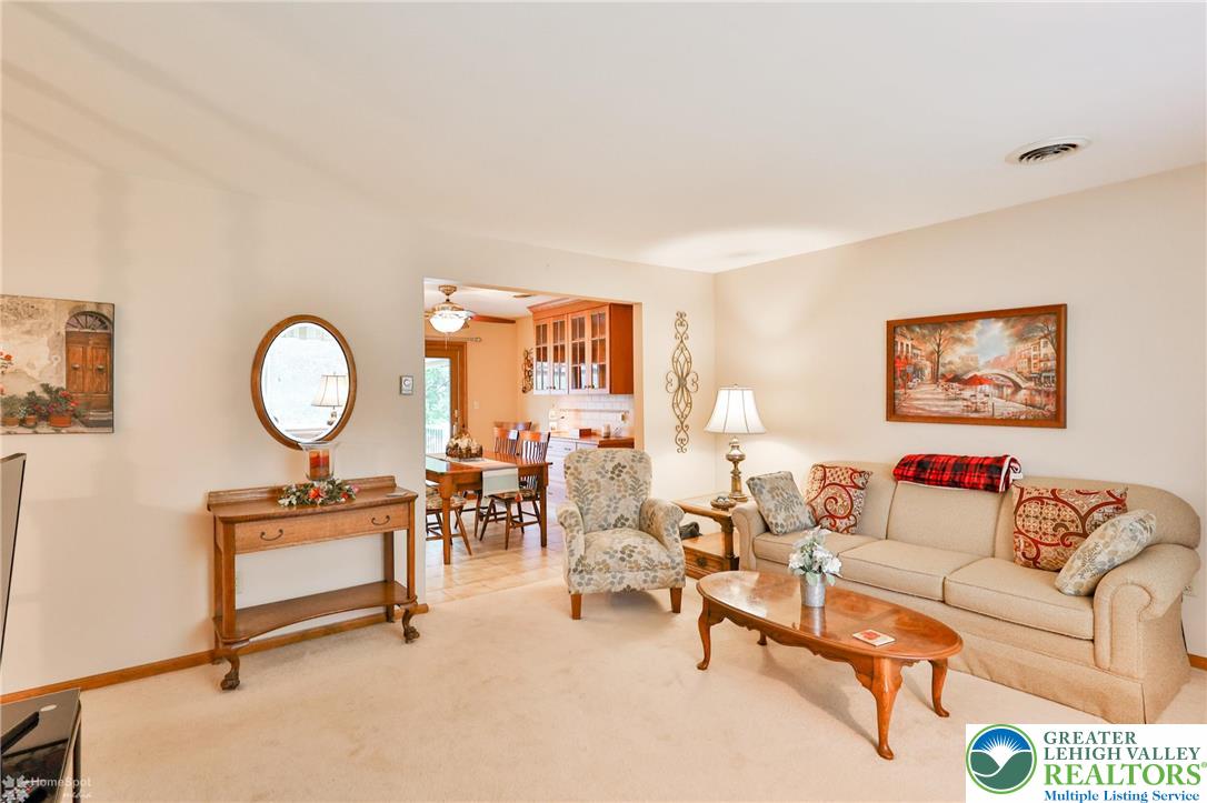 551 Knauss Road Nazareth, PA 18064 - Photo 7 of 48