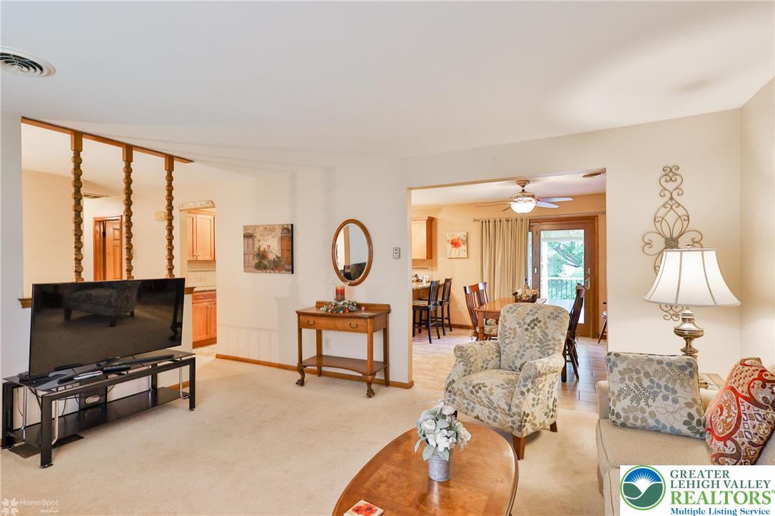551 Knauss Road Nazareth, PA 18064 - Photo 8 of 48