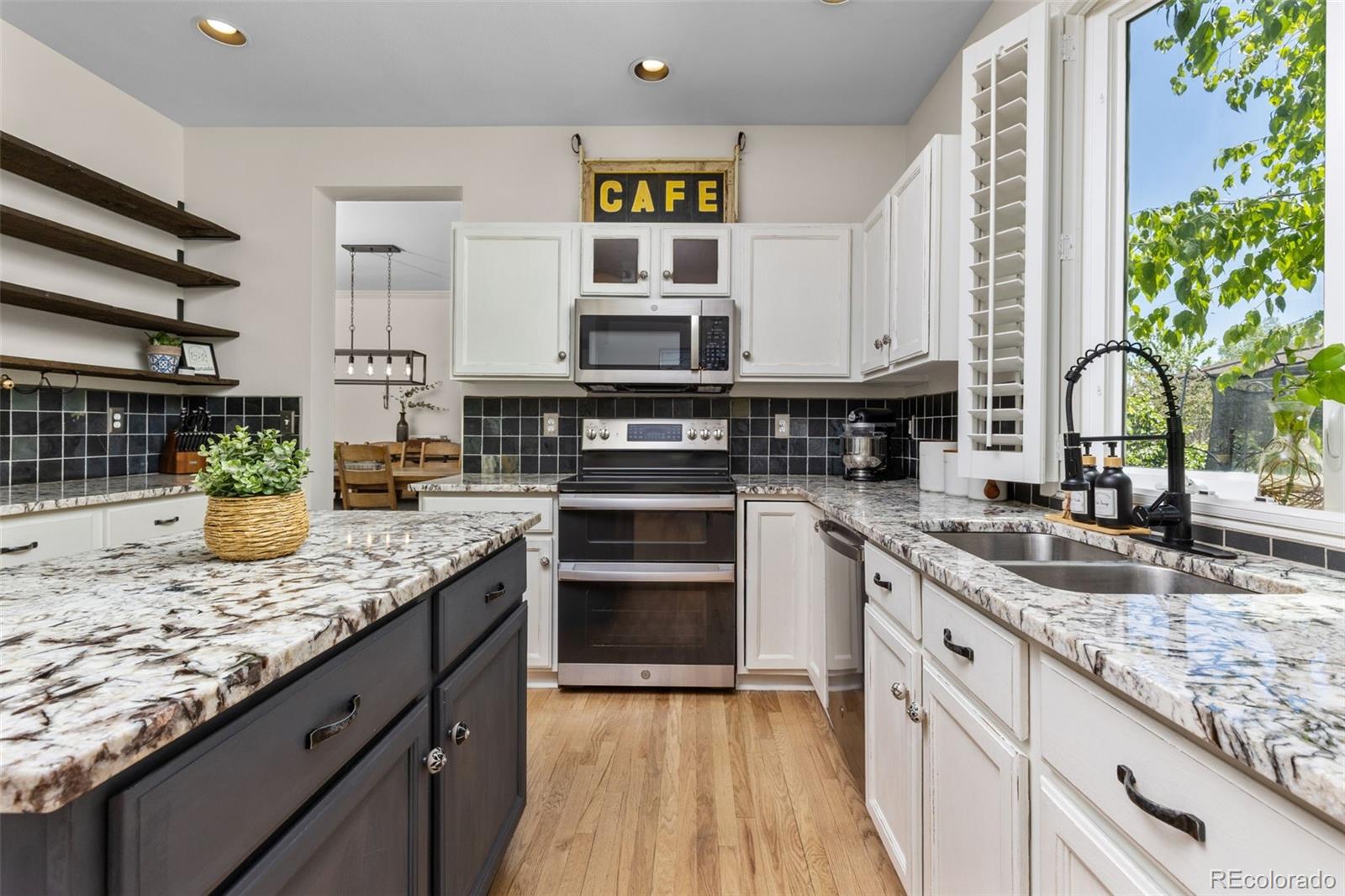 8756 Aberdeen Circle Highlands Ranch, CO 80130 - Photo 10 of 47