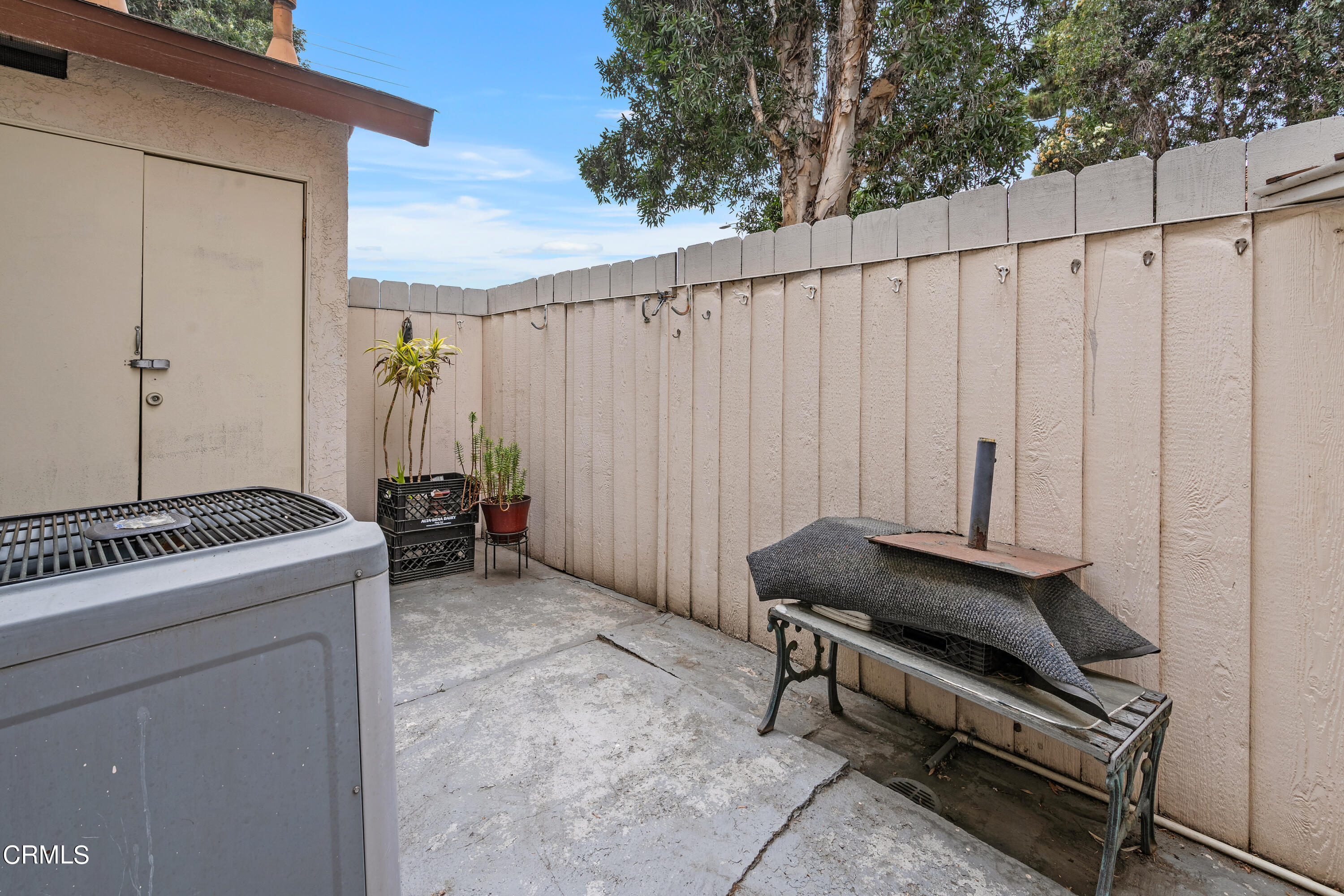 5170 North River Road, Unit C Oceanside, CA 92057 - Photo 32 of 43 a backyard of a house