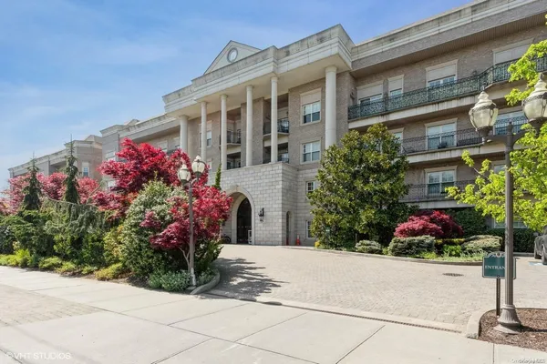 $3,850,000 | 260 Central Avenue, Unit 430, Lawrence, NY 11559