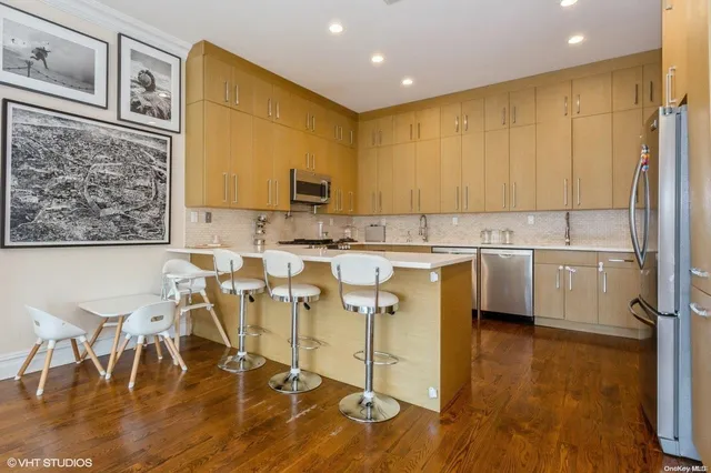 $3,999,000 | 260 Central Avenue, Unit 430, Lawrence, NY 11559