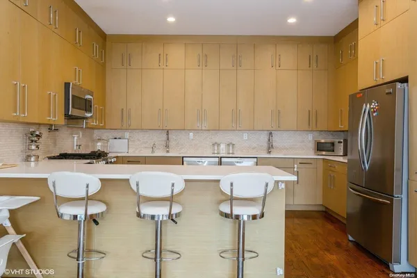 $3,850,000 | 260 Central Avenue, Unit 430, Lawrence, NY 11559